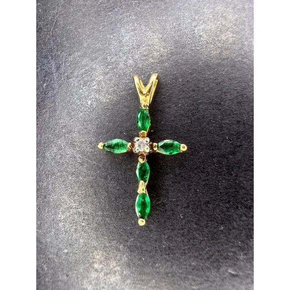 14k gold emerald diamond cross pendant - Picture 1 of 11